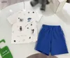 Moda bebek eşofmanları erkekler kısa kollu takım elbise çocuk tasarımcısı kıyafet boyutu 100-160 cm ufo desen baskılı tişört ve mavi şort