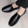 Casual Shoes Men Business Formal Projektanci skóry dla prostej pracy biurowej