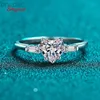 ソリティアリングsmyoue 1.2ct heart moissanite rings for women engegion egnegtion WeddingシミュレーションダイヤモンドバンドS925シルバーメッキプラチナガールリングD240419