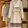 Trench da donna Designer Designer Womens Long Striped Stampato Gabardine Cotton a scacchi Coat con a doppio petto Long Style Y0SN