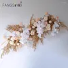 Decoratieve bloemen Aangepaste luxueuze kunstmatige bloemrijarrangement Golden blad bruiloft boog achtergrond muur decor hangende hoek