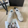 Chaussures européen authentique cuir épaisse semelle petite blanc pour les femmes au printemps l'été mincer