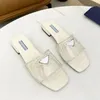 Designer Sandals Slipper Slide Donne Sandali morbidi piatti Multiposi alfabeti Slipisti pigri Scheme da viaggio per la moda estiva di lusso da donna Luxury