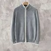 Herrtröjor kläder cardigan dragkedja stickad tröja hane krage svart jacka kappa zip-up koreansk mode t shirt vår höstläge a x