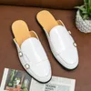 Lässige Schuhe Halbmänner Mules Pantoffers Slebringe Männliche Mode soziale Patentleder Moccasins Slip-on atmreable