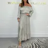 Femmes Elegant Slash Neck Party Robe Spring Solid High Taie plissée Long Summer Off épaule Backless Silk Maxi 240417