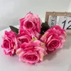 Dekorativa blommor Silk Red Roses Green Plant Bouquet Artificial Auditorium Simulation Curdled Edge Rose Study Decoration Floral