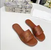 2024 Design -Hausschuhe, Sandalen, grüner Luxus, nicht müde Füße, einfach, mit Luxusaussehen.Schuhe mit breiter Front, Sommer Mode Beach Comfort Belt Box 36-42