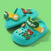9UQH Sandales 2004 Baby Slippers Shoe Sandales pour fille Boy Mules Baby Girl Cartoon Shoe Sandale Infantil pour garçon Garden Garden Shoe Infant Gir 240419