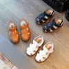 Sandales en cuir garçons 100 doux en été les enfants et les enfants chaussures de plage de plage kids sport princess s 240408