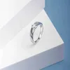 Solitaire Ring Damlisa 1 CT VVS1 MOISSANITE ÇİFT ÇİFTLERİ Kadınlar için Erkekler 925 Sterling Sliver Moissanit Pırlanta Düğün Nişan Vaat Halkası D240419