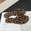 Pantofole aneikeh 2024 Summer Flat Bottom Leopard Scarpe da donna pieghettate Muli accoglienti Sandali a punta di piedi Slide Zapatos Muje