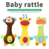 Nyfödda baby skaller leksaker spädbarn utveckling handgrepp skakare söta mjuka fyllda djurleksaker med ljud i 3-12 månader