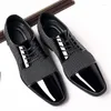Dress Shoes 39-47 Mens PU Leer Leer Spring Summer Flat-Soled Lace-Up Derby Pointed Teen Business Male schoenen Hy49