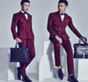 Ny design dubbelbröst burgundy brudgummen tuxedos smala fit mens bröllop kostym två stycken groomsman kostym formell mens kostym jackapa3706757