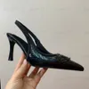 Metallisk spänne dekoration slingbacks pumpar spetsiga tår elastiska band remmar stilett klack sandaler kvinnor lyx designer lapptäcke denim skor kontor party skor