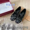 Flache Schuhe Schuhmädchen Ballett Valens Tino Designer Satin Ballerinas Frauen Lady High Edition 2024 Bottom New V Family Bow Mary Single Dr1k