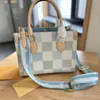 24SS Women Checkerboard Contrast Torby Diagonal Crossbody Bag For Ladies Luksusowy projektant torebki Uchwyt karty na zewnątrz Portfel podróży Messe NHTF