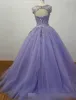 2024 فساتين Lilac Quinceanera من الدانتيل الكريستالي المزيج مغرفة شديدة العنق تول حلوة 16 الأميرة مسابقة كرات حفلة موسيقية مخصصة مصنوعة