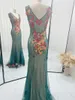 Robes de fête verts foncé sexy profonde V -neck Fairy Flower Net Yarn Taies Banquet mince Robe nocturne M1607