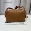 Dokuma Ürün Crossbody Lady Cowhide Bottegs Çanta Büyük Venetass El Tek Çantalar Döngü Kare Çanta Omuz Kapasitesi Küçük Basit Tasarımcı A6mr