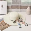 Bérets Floral Hawaiian Style Elegant Dames Jazz Pearl Panama Wide Brim Floppy Fedora Womens Paille Visor Sun Sum Summer Hats Cap de plage