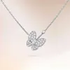 Designer Brand Glod Version High Van Butterfly Collana a diamante Full Diamond per donne 18K Gold Rosa Minimalista Elegance Collarbone Chain