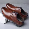 Casual skor retro män affärsmärke läder mode för svart brun andas loafers komfort män'shoe 2024