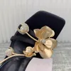 Nya Metal Flowers Satin Stiletto Heel Sandal Ankle Strap Orchid Flower Decoration Series Sandaler Pearl Luxury Designer Women's Party Dress Shoes Storlek 34-41 med låda