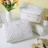 Caisses 3pcs Sac de maquillage matelassé en coton Multifinection Storage Femmes Aesthésie mignon Kawaii Bear / Strawberry Makeup Sac pour femmes filles