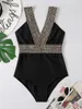 Frauen Badebekleidung 2024 V-Ausschnitt Badeanzug ein Stück schwarze sexy Frauen baden Schwimmanzug weiblich gepolstert Monokini Sommer Beachwear Bodysuit