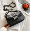Umhängetaschen 2024 Sommer Retro Snake Skin Line Bag Designer Frauen Messenger Handtasche