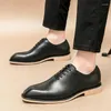 Kleiderschuhe Männer hochwertige Marke Herren Business Classic Hochzeit Formal Oxfords Mann Männer echtes Leder lässig lässig