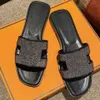 Designer Sandaler Kvinnor damer läder claquettes platt klackar mode strandskor brev drag sandale 35-42 bilder skjutreglage kvinnor sandalier