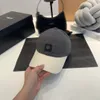 豪華なデザイナーの帽子刺繍された野球帽カジュアルクラシックな100のボウノットレターペティプロテクションデザイナーシンプルでエレガントなユニセックスバイザーブランド野球