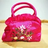 Kinesisk stil rosröd glansig tygväska med handtag Orientalisk traditionell handgjorda band broderi sminkpåsar ootd stil 240418