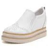 Chaussures décontractées Arrivée Femme Summer en cuir authentique épais Sole Femmes Creepers Creepers Breathable Plat Plateforme 2024 DFV