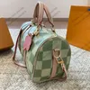 24SS Femmes Men Checkerboard Sacs de contraste Sac à bandoulière diagonal pour les dames porte-carte de sac à main de luxe porteuse de voyage extérieur portefeuille m hkcw