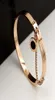 Lyxdesigner armband 2021 armband fina smycken svart rund tagkedja romerska siffror för kvinnor klassiska märke rostfritt stål s 8832574
