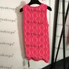 Briefe Jacquard Kleid Luxusstrickkleider trendige ärmellose Röcke Rose schöne Wollkleid Party Casual Kleid