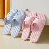 Zomer eenvoud strand sandalen mode badkamer woning niet -slip zachte zool slippers vloer platte schoenen pvc 240410
