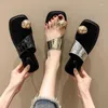 Slippers Fashion Casual Golden Flat For Women Designer de verão Retro Metal Fuckle Toe Shop Shoes
