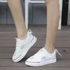 Fitnessschoenen Kleine witte zomer dames wilde gaas ademende student niet-slip dikke bodem vrouwen sneakers fa-23