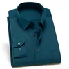 Mens Classic Standardfit Non Iron Stretch Sociaal shirt Single Patch Pocket Lange Mouw Formele zakelijke bedrijf Solid Basic Dress Shirts 240409