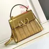 Hand Summer 2024 Designer Tote Bag Valentyno Event Woven Bags Stud Crochet Branch Totes Vlogoo Vslings Hollow New V-button Pure Cross Shoulder OUOK