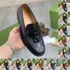 2024 Classic Men Business klänningskor äkta läder brock retro gentleman män designer loafers skor formell bröllop bullock