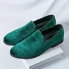 Casual skor som säljer trend Europe America Green Men's Loafers platt bottenpendlingsarbete Anti Slip Soft Sules