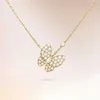 Designer Brand Glod Version High Van Butterfly Collana a diamante Full Diamond per donne 18K Gold Rosa Minimalista Elegance Collarbone Chain