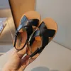 Sandals Toddlers Boys Girls Sandals 2023 Summer Children Beach Shoes Kids Fashion Sandals Cross-tied Anti-sliperry Soft Simple New Hot 240419