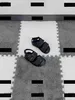 Khaki Kids Sapatos de verão Designer de moda Baby Sandals Metal Letter Decoração de chinelos de caixa embalagem do tamanho das crianças 26-35